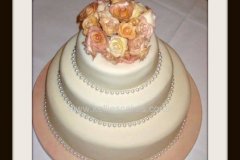 Wedding-Cake-with-Sugar-Roses